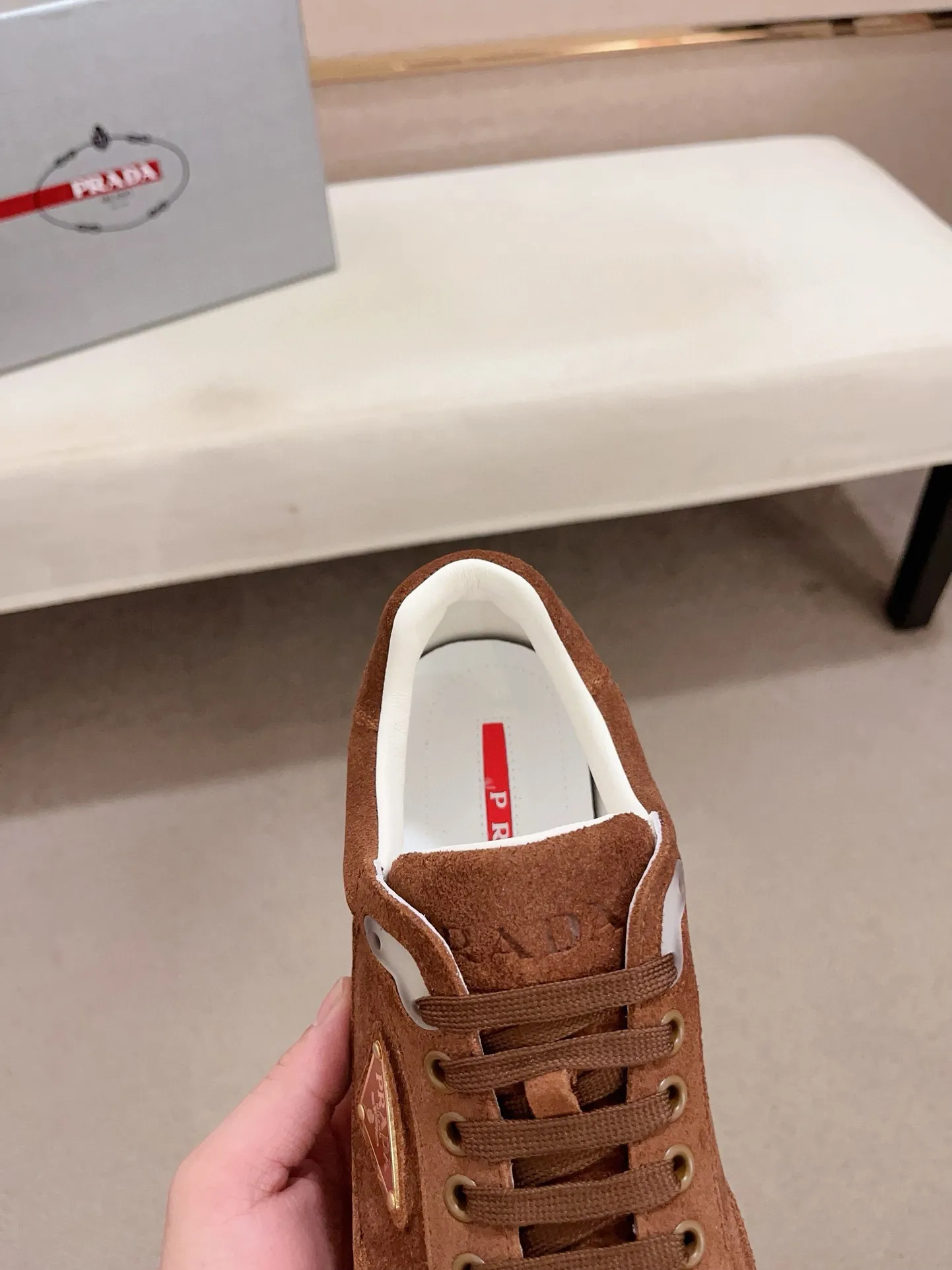 Men's shoes 💰 540💰 ✔️✔️✔️Higher version High-quality new PRADA (Prada) counters are launched at the same time. The new men's shoes and 😘 fabrics are made of high-tech glue-making technology. Lining: Full cowhide lining. 👍🏿 High-end ☄️ air-cushion molded anti-slip rubber outsole, exquisite lines, simple and elegant, comfortable and high-end for leisure travel. Code number: 38 to 44 (45 can be customized and cannot be returned or exchanged)
